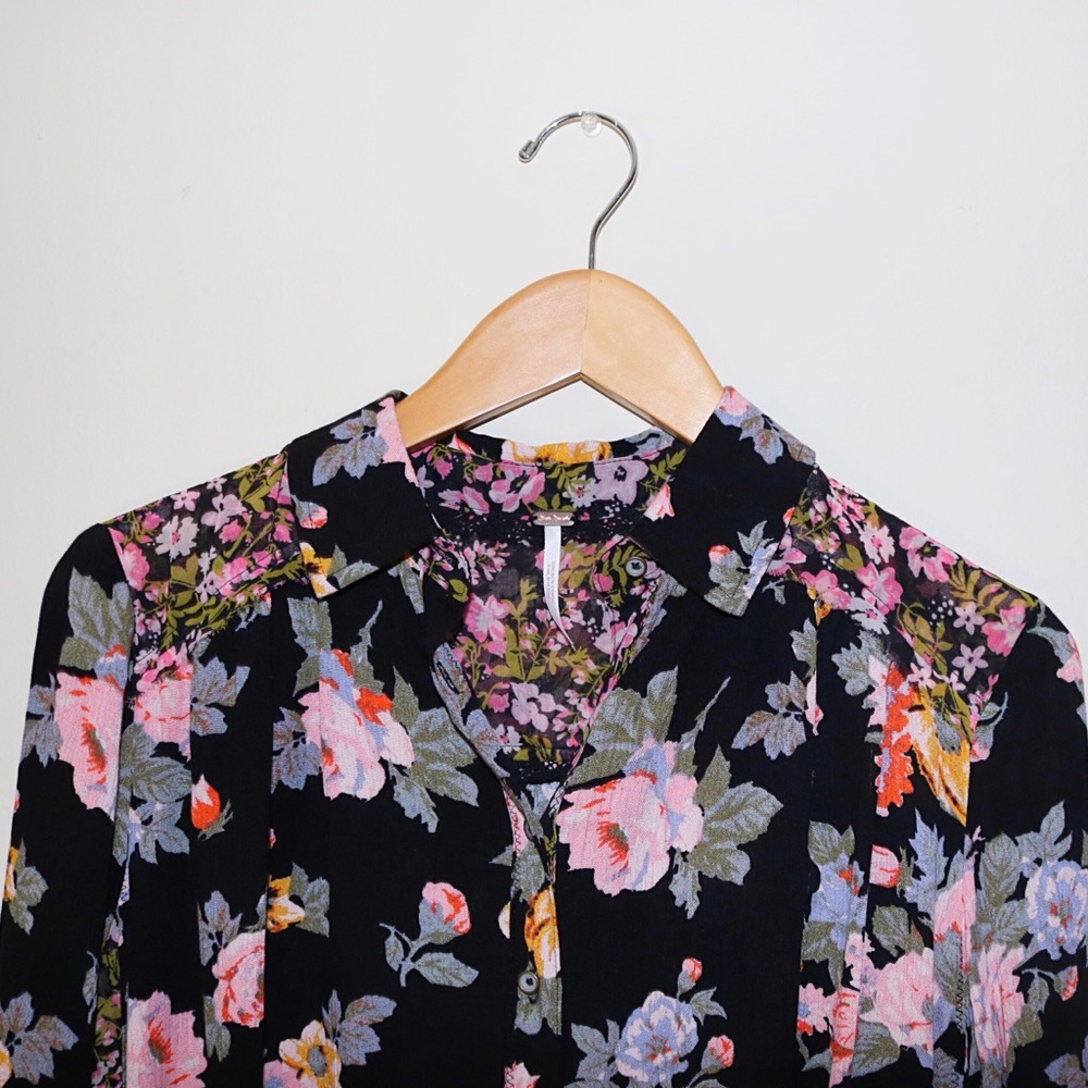 Free People Hold On To Me Printed Top - Picture 5 of 9
